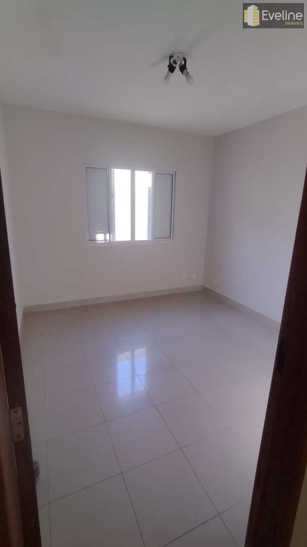 Casa à venda com 3 quartos, 331m² - Foto 15