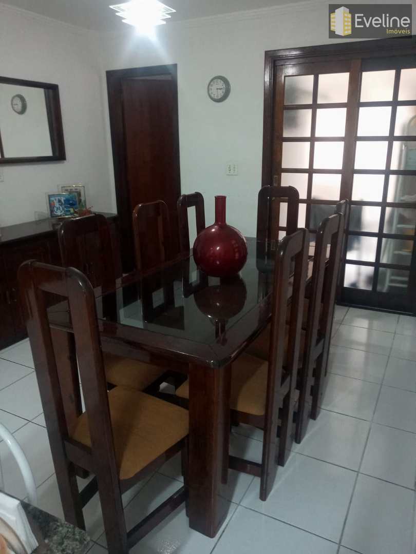 Sobrado à venda com 3 quartos, 200m² - Foto 4