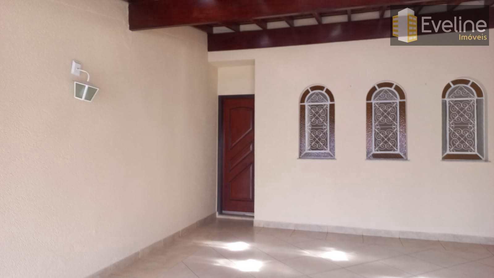 Casa à venda com 2 quartos, 150m² - Foto 2