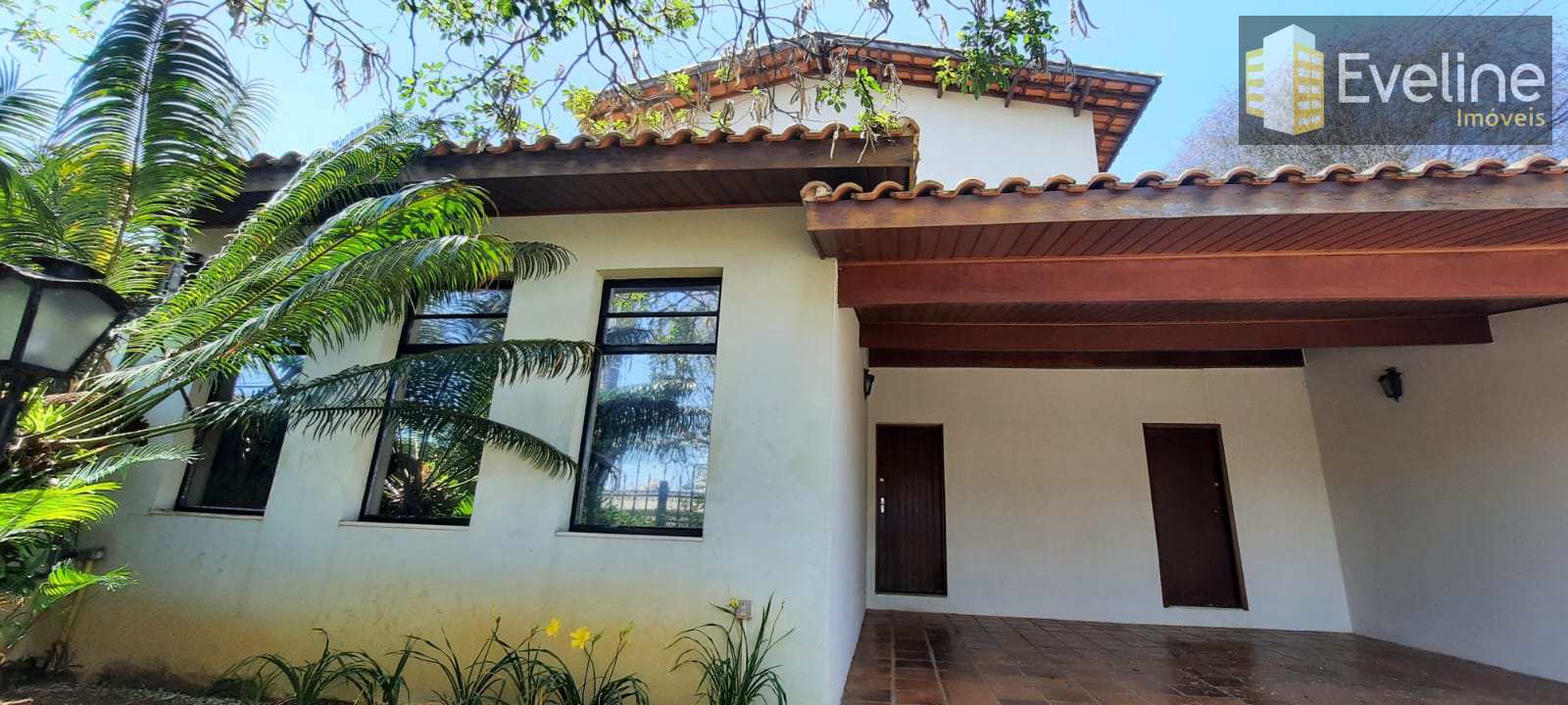 Casa para alugar com 4 quartos, 150m² - Foto 1