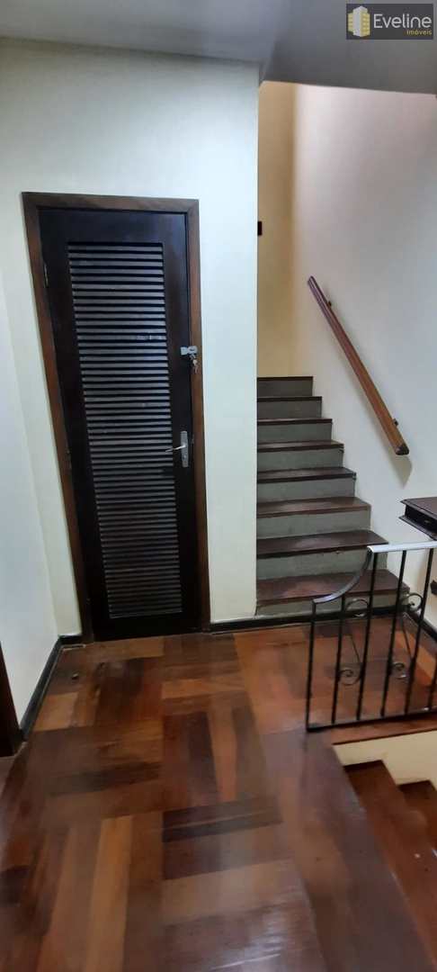 Casa para alugar com 4 quartos, 150m² - Foto 25