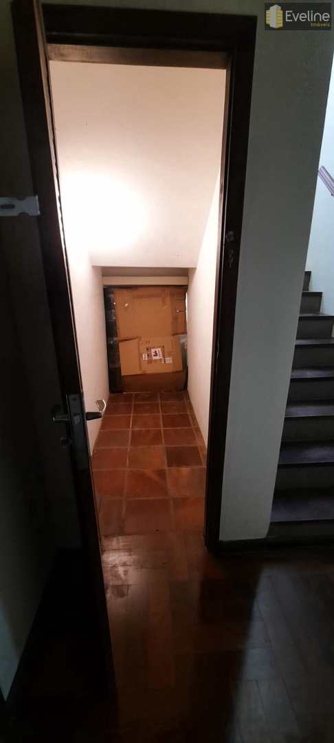 Casa para alugar com 4 quartos, 150m² - Foto 11