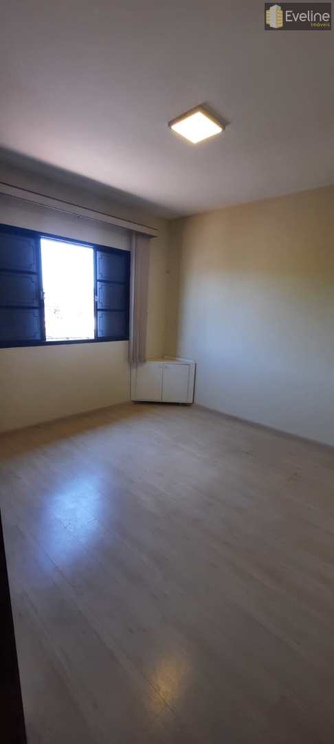 Casa para alugar com 4 quartos, 150m² - Foto 13