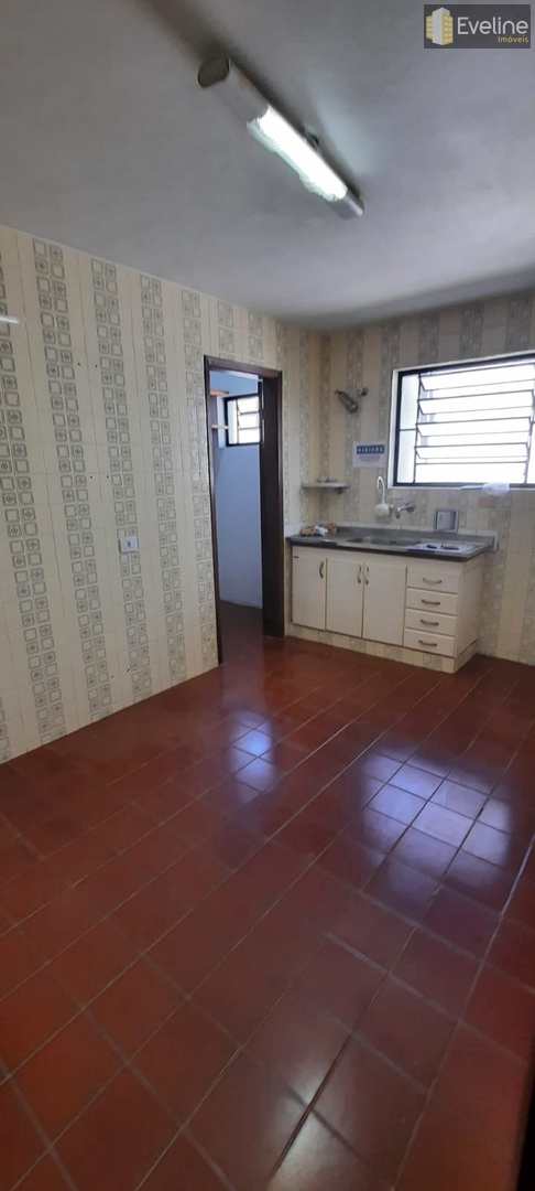 Casa para alugar com 4 quartos, 150m² - Foto 29