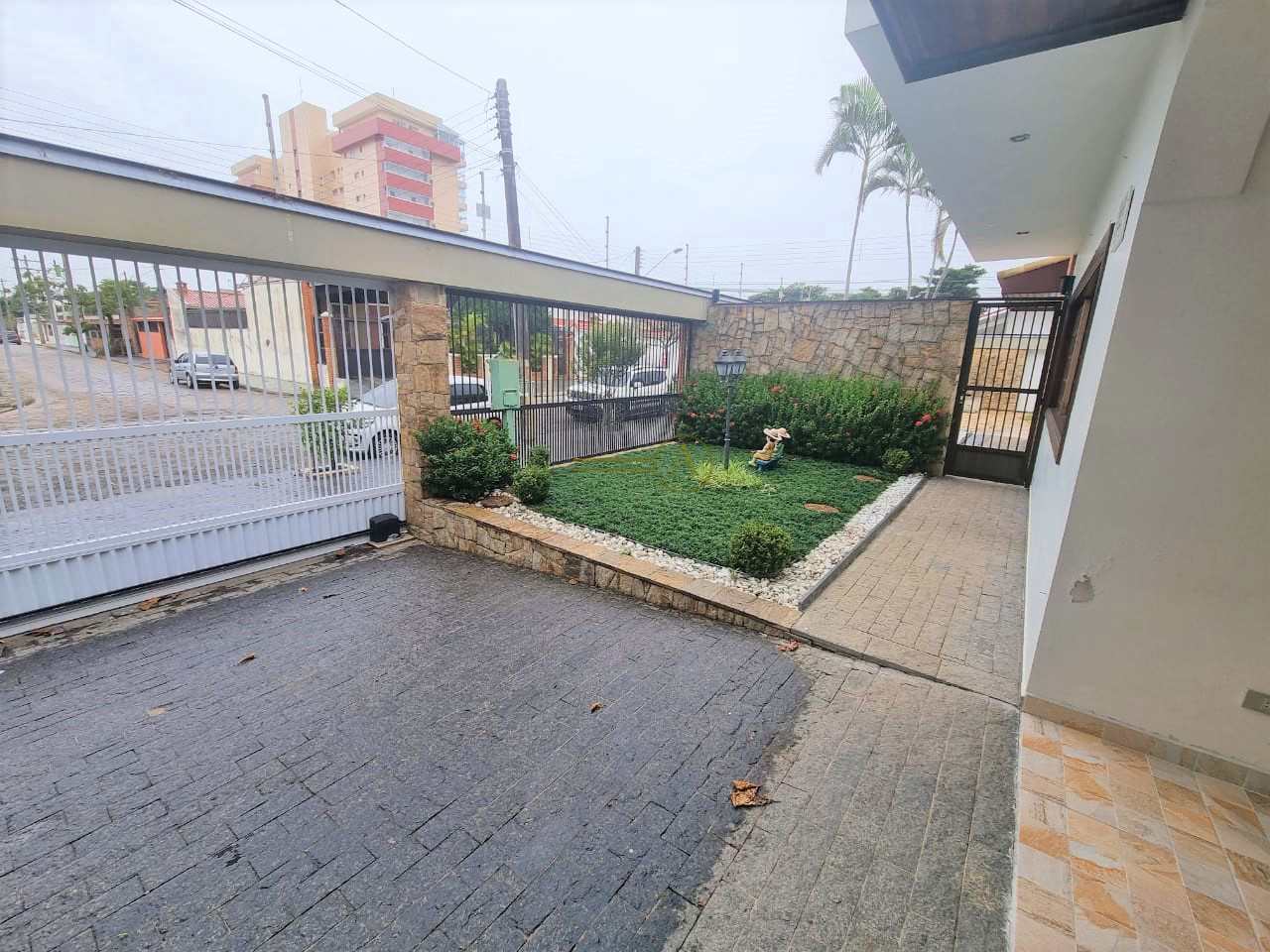 Sobrado à venda com 5 quartos, 420m² - Foto 4