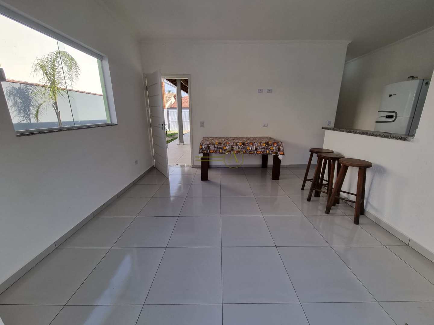 Casa à venda com 3 quartos, 65m² - Foto 8