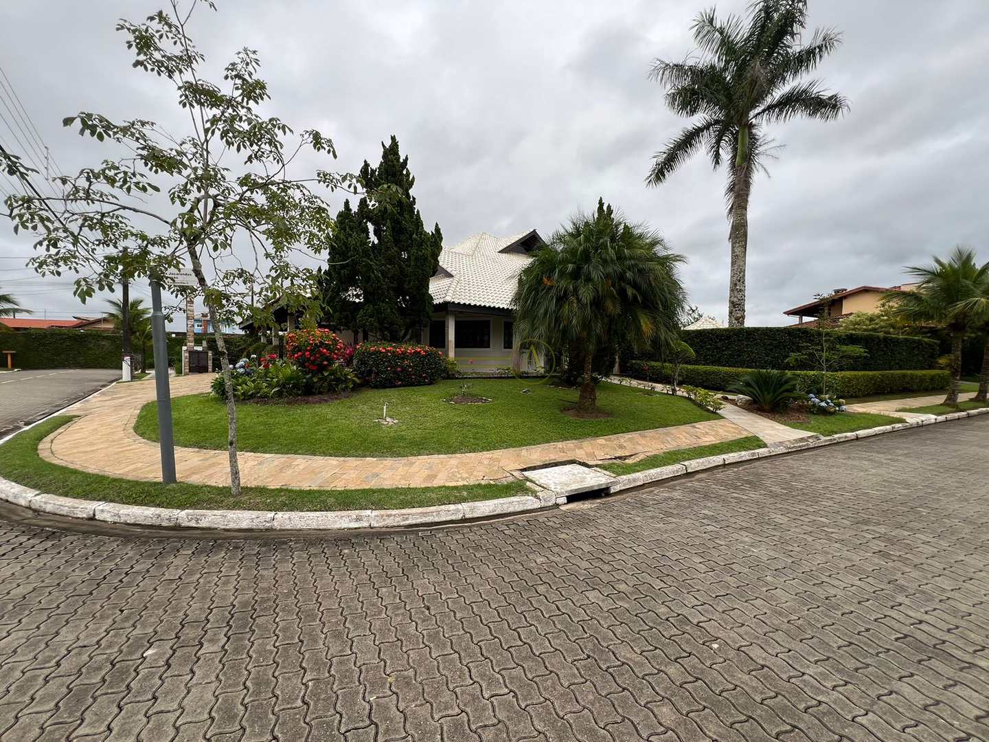 Sobrado à venda e aluguel com 6 quartos, 540m² - Foto 3