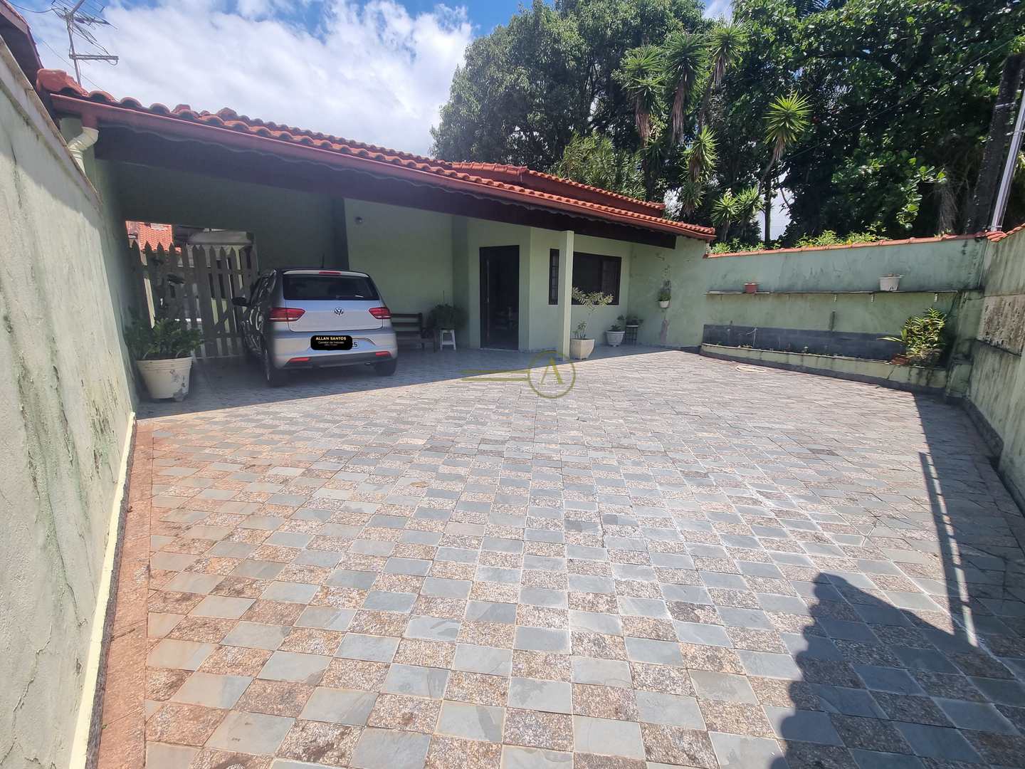 Casa à venda com 4 quartos, 164m² - Foto 2