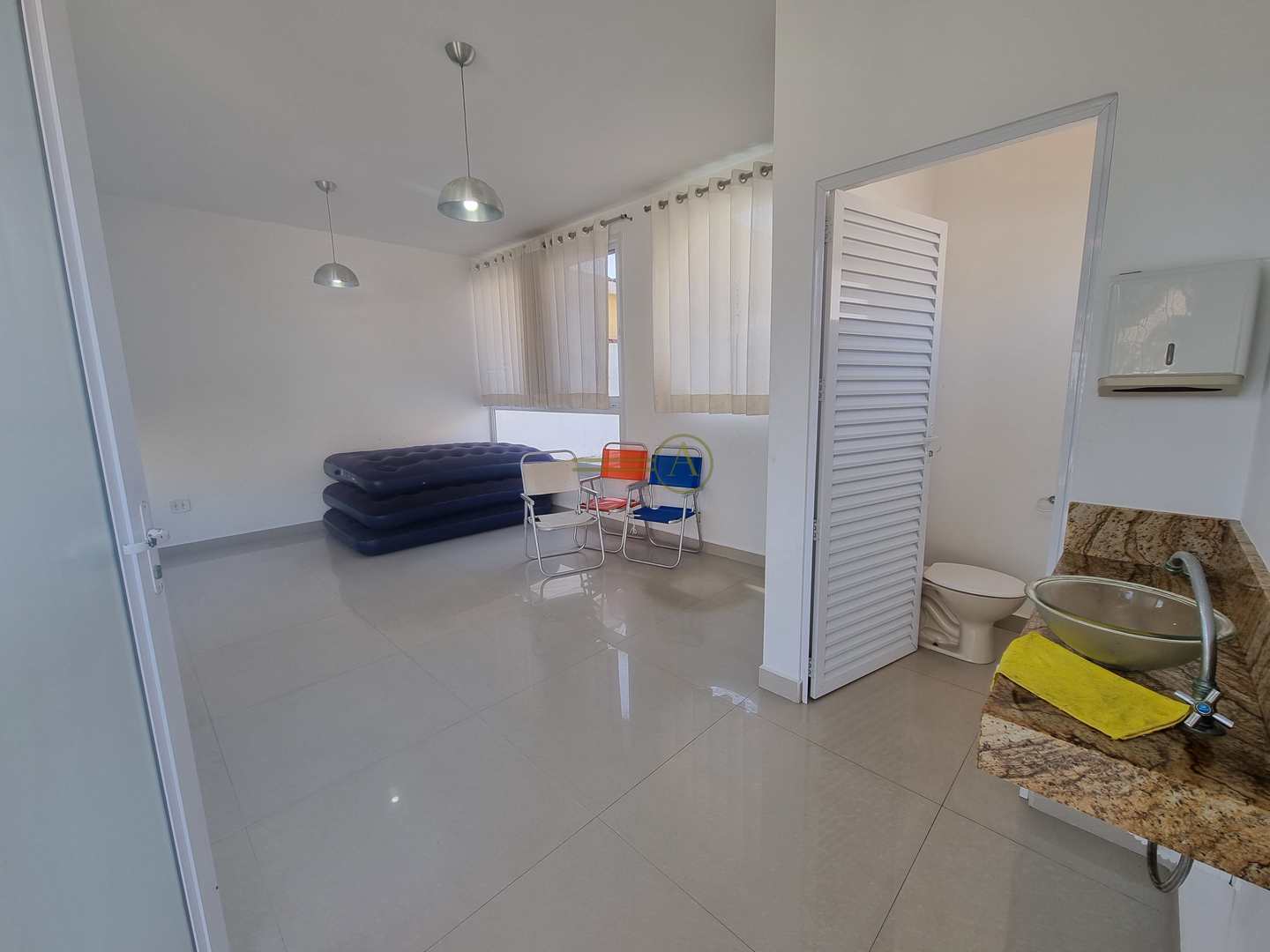 Casa à venda com 2 quartos, 175m² - Foto 4