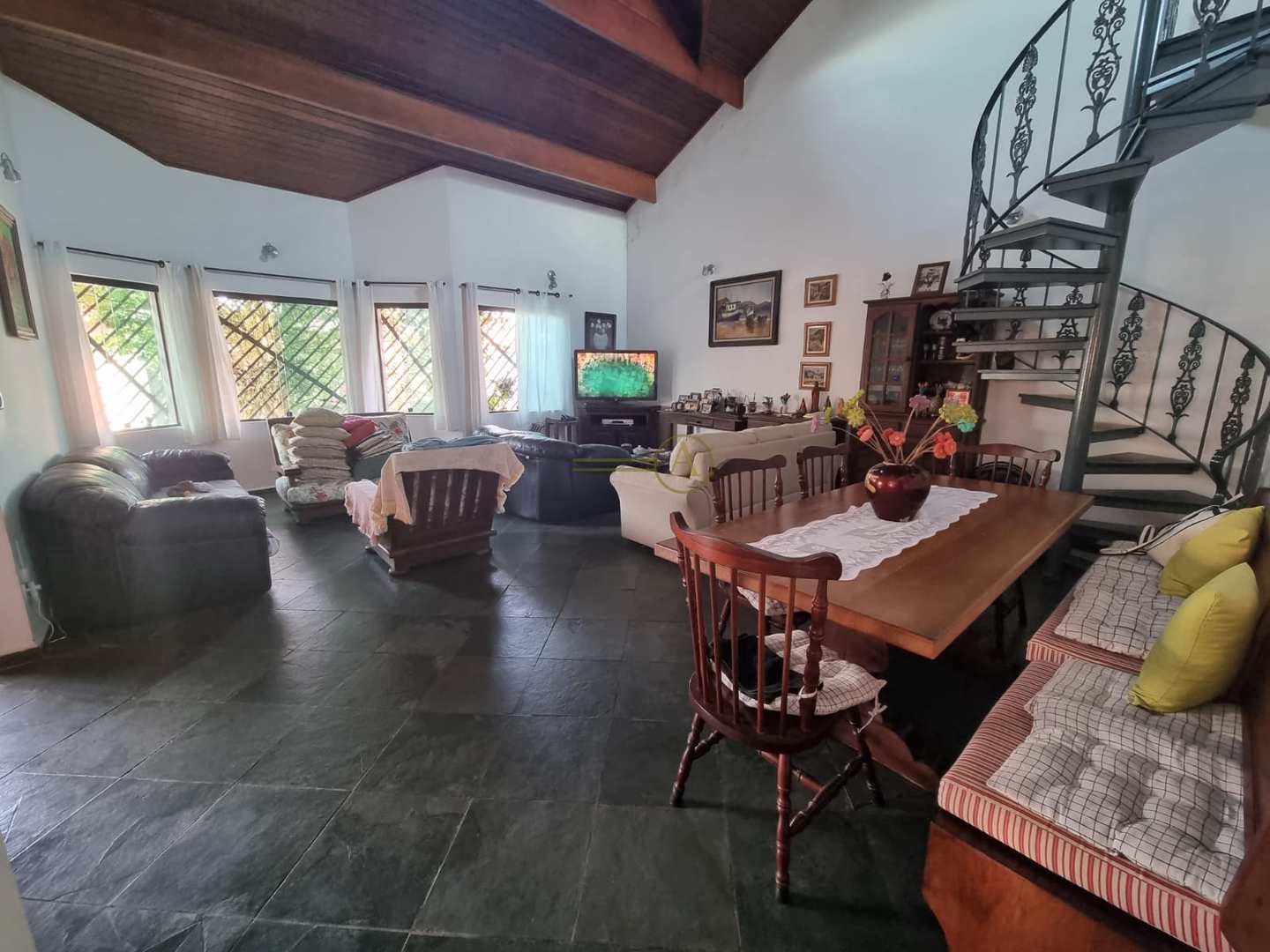 Casa à venda com 6 quartos, 235m² - Foto 12