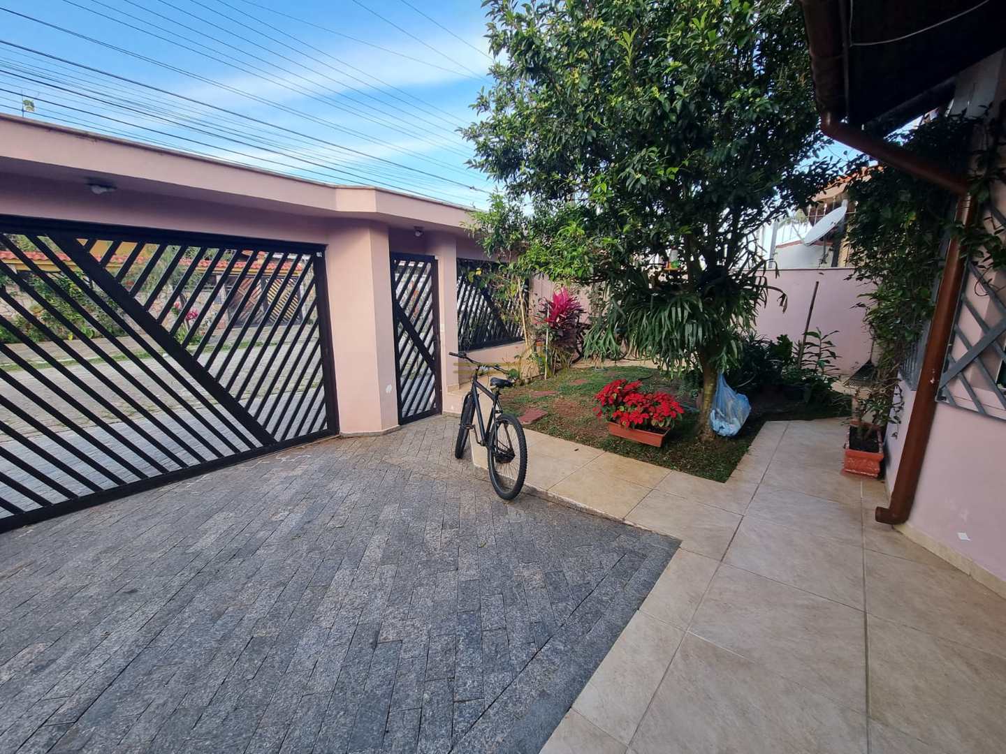 Casa à venda com 6 quartos, 235m² - Foto 32