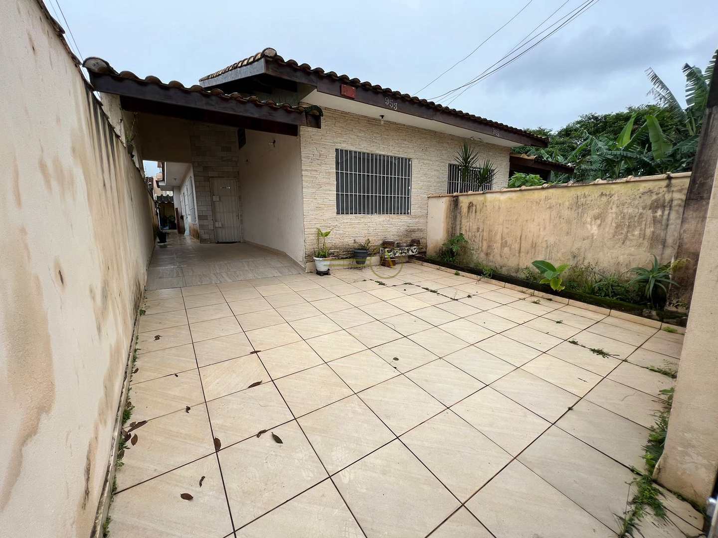 Casa à venda com 3 quartos, 95m² - Foto 1