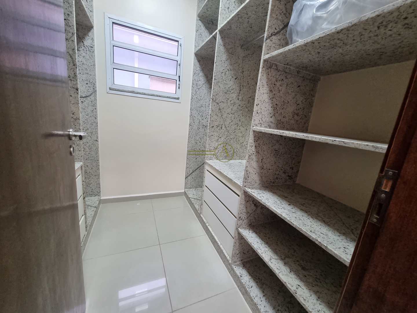 Sobrado à venda com 4 quartos, 260m² - Foto 11