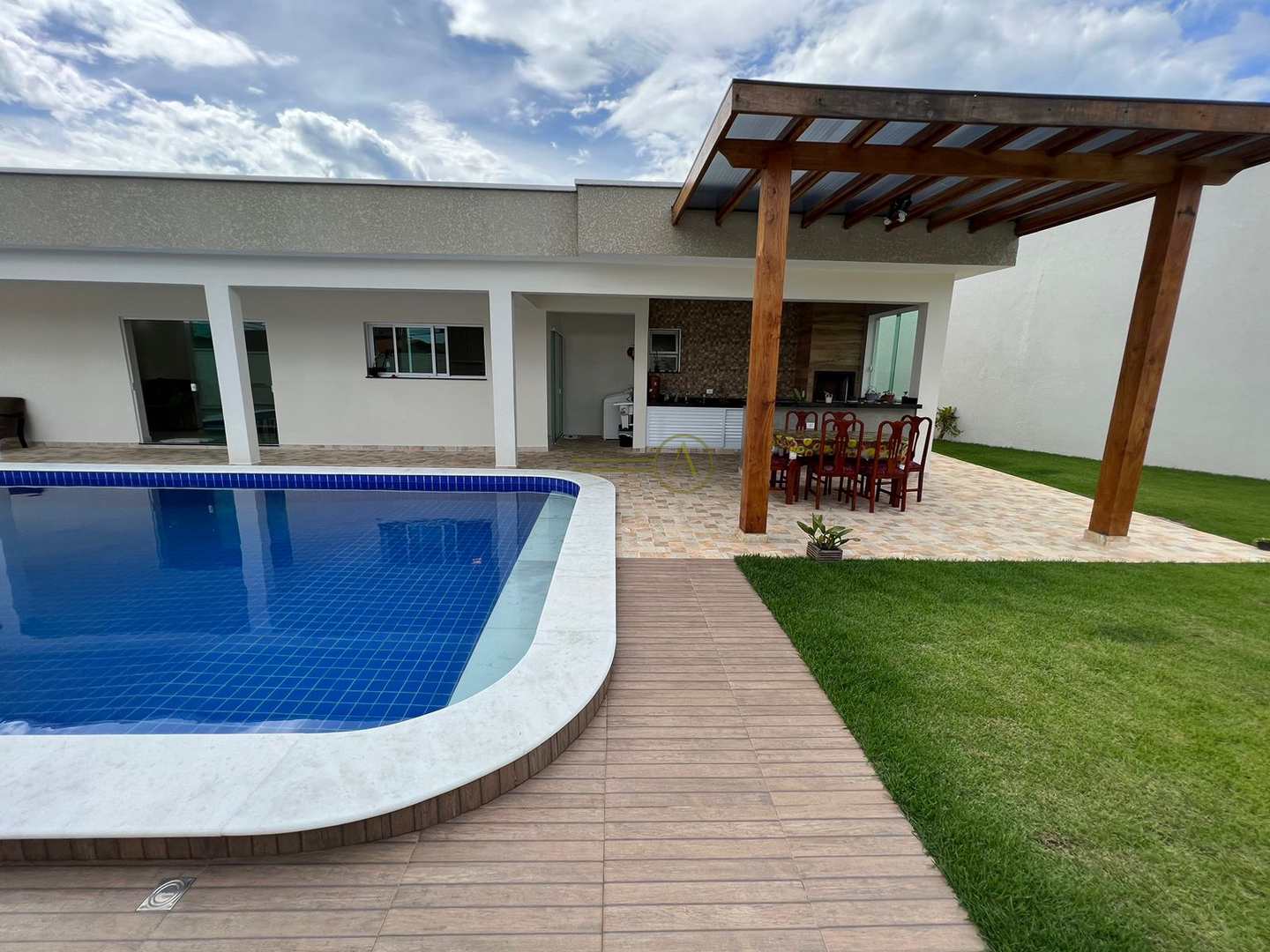 Casa à venda com 4 quartos, 200m² - Foto 21