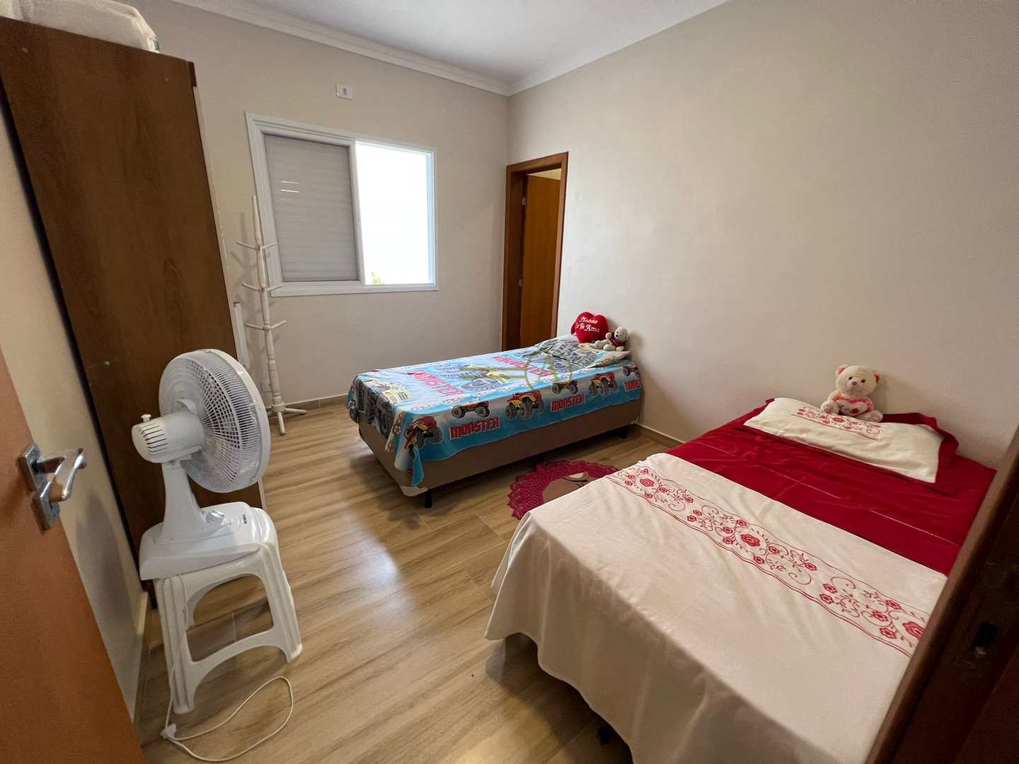 Casa à venda com 4 quartos, 200m² - Foto 13