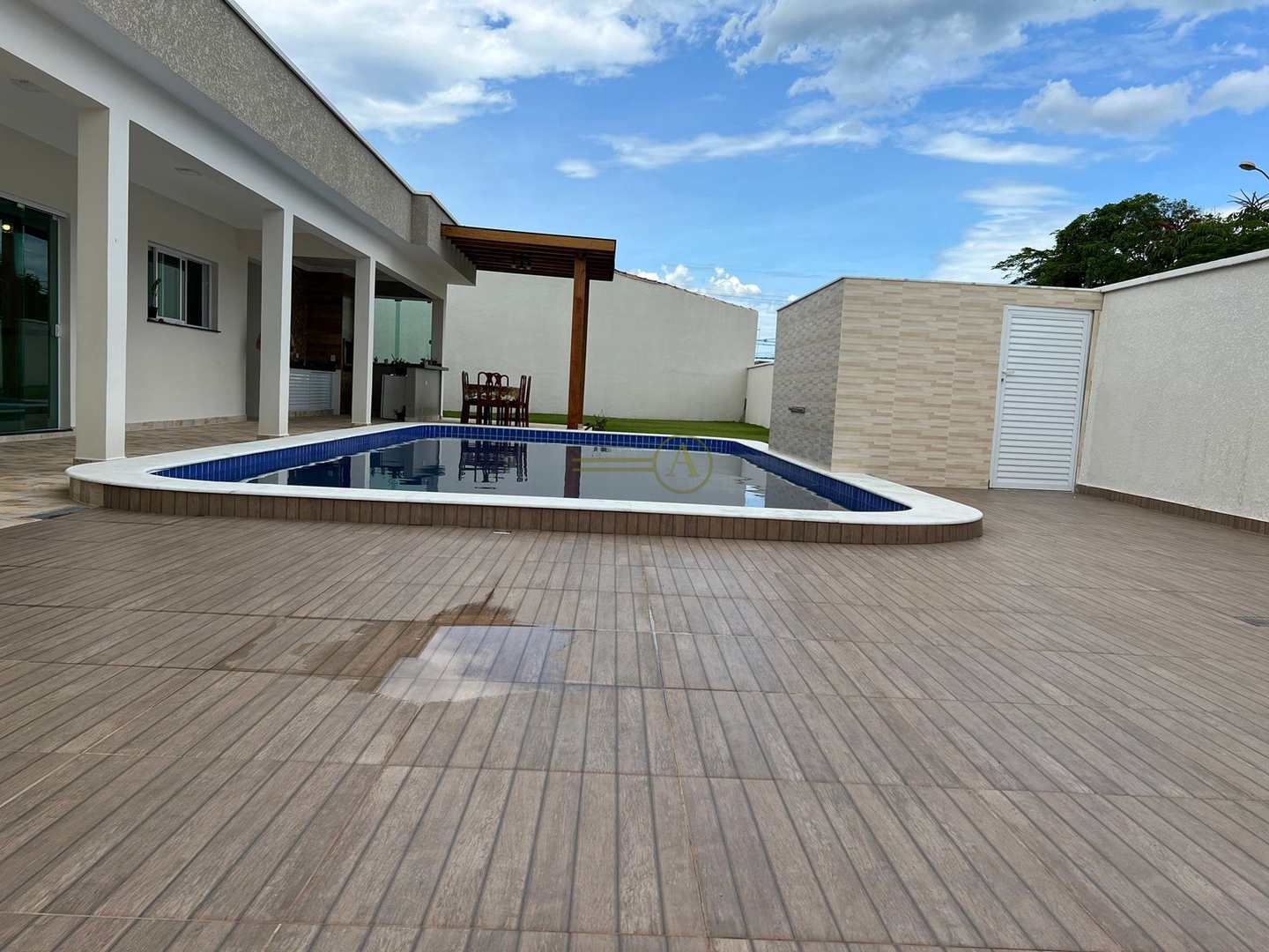 Casa à venda com 4 quartos, 200m² - Foto 22