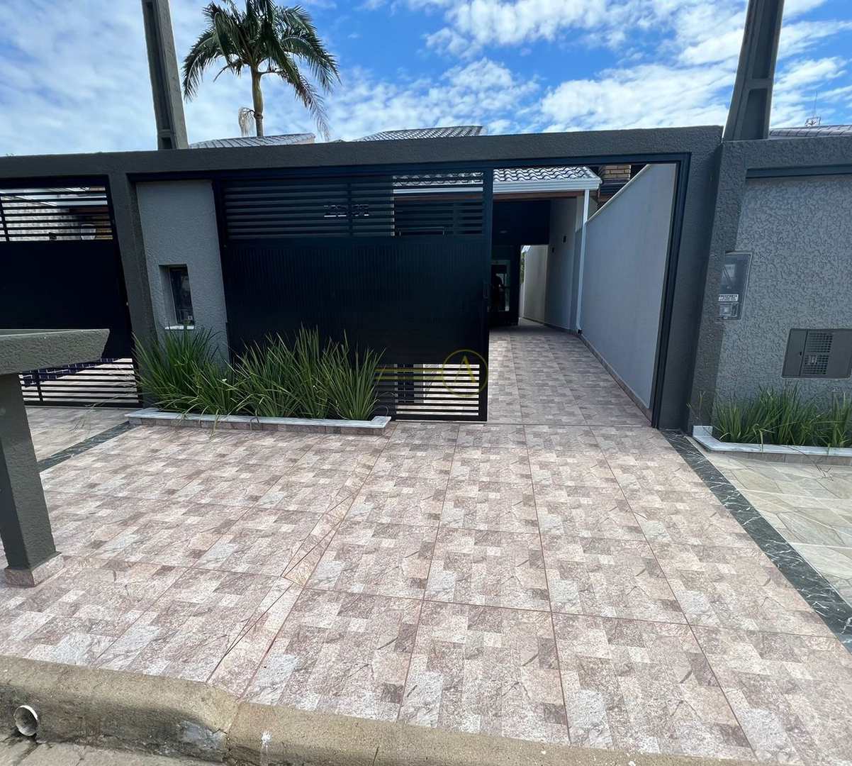 Casa à venda com 2 quartos, 75m² - Foto 1