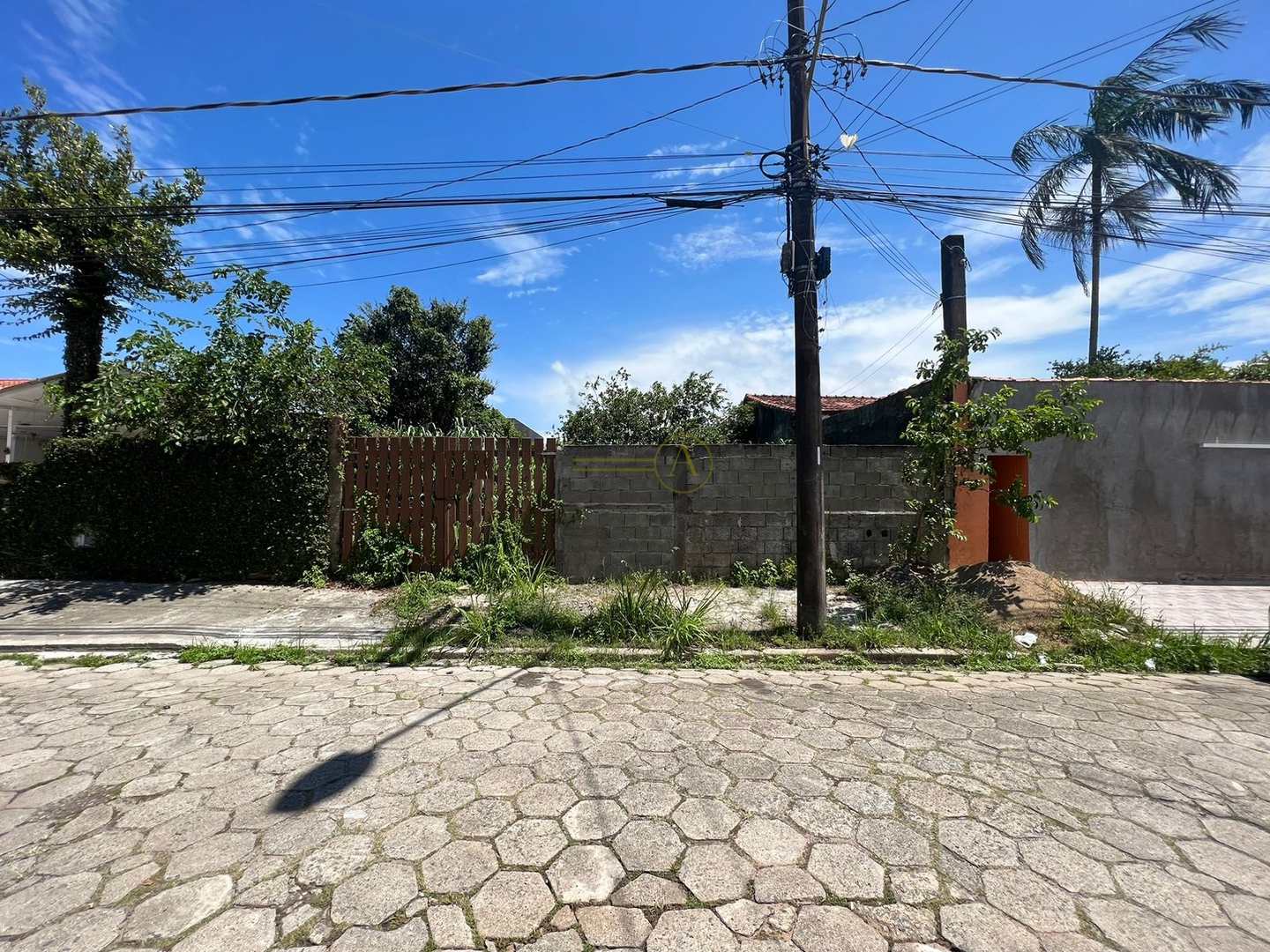 Terreno à venda, 250m² - Foto 1