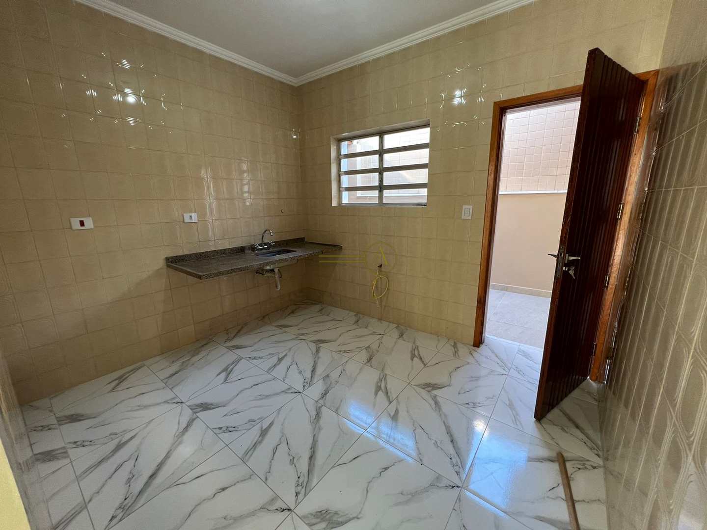 Casa à venda com 2 quartos, 72m² - Foto 3