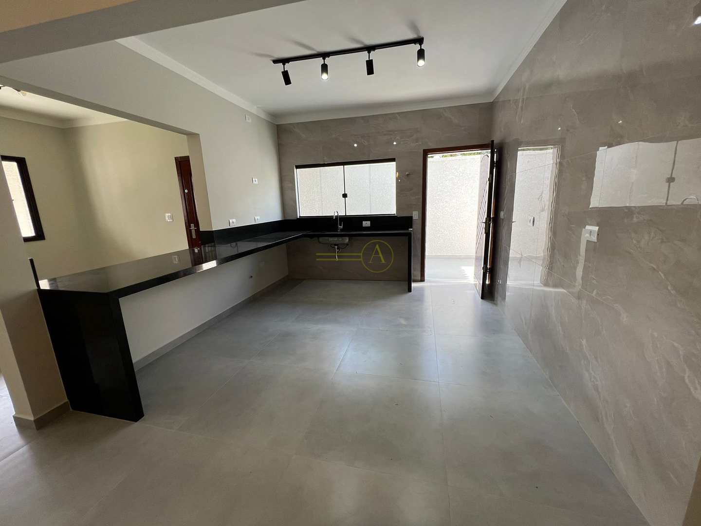 Casa à venda com 3 quartos, 160m² - Foto 4