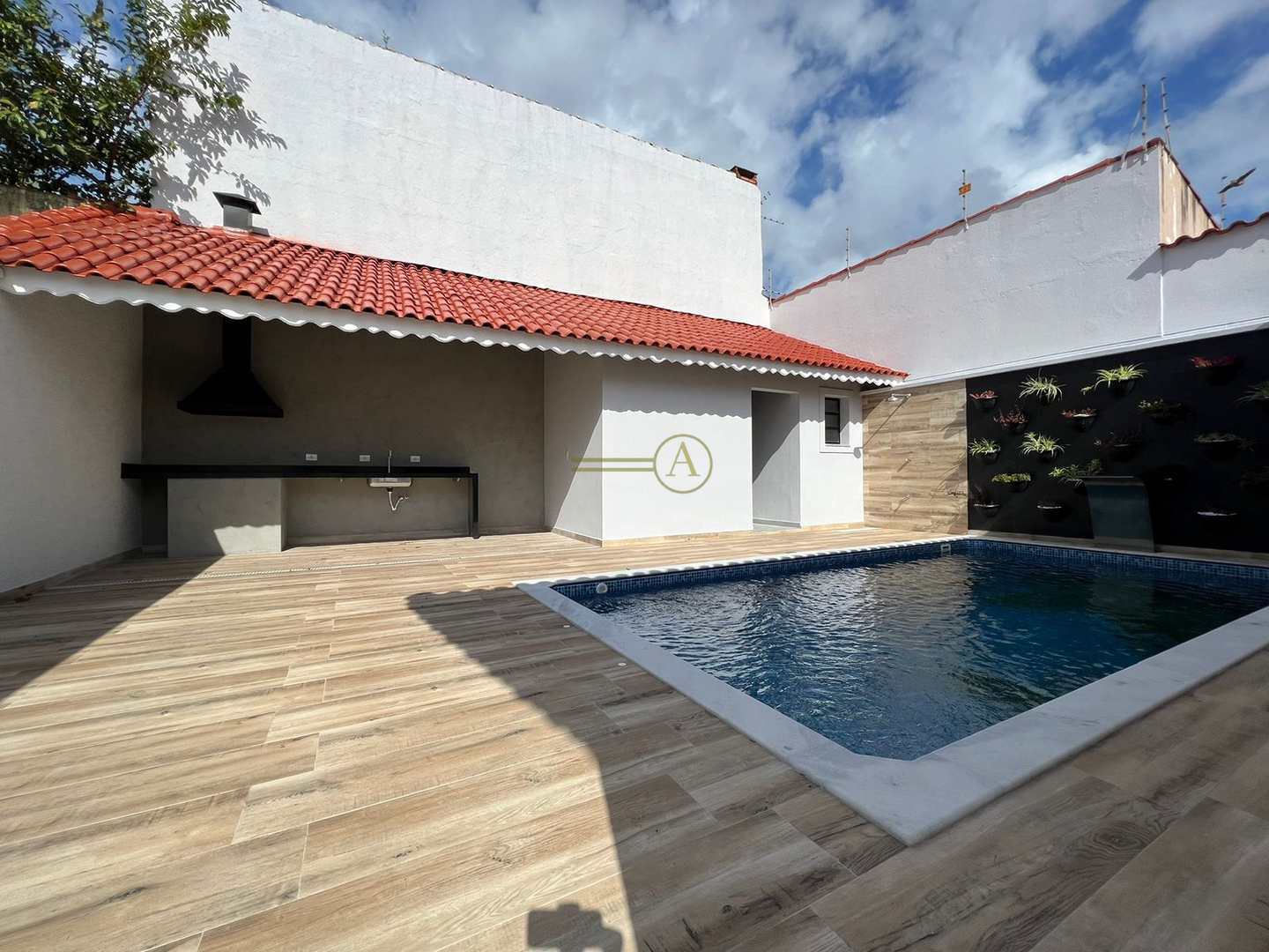 Casa à venda com 3 quartos, 160m² - Foto 2