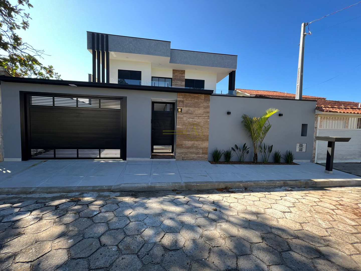 Sobrado à venda com 4 quartos, 252m² - Foto 2