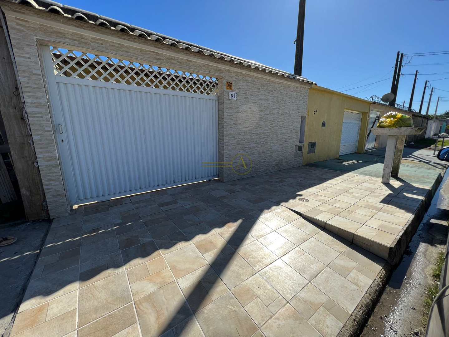 Casa à venda com 2 quartos, 88m² - Foto 1