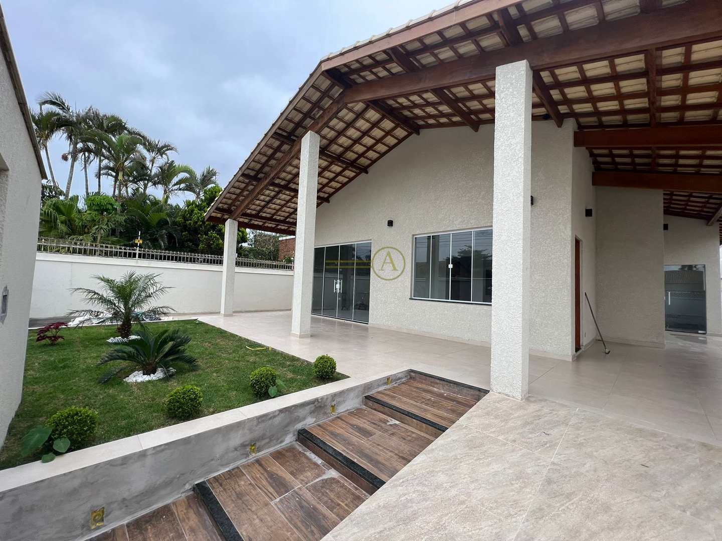 Casa à venda com 4 quartos, 232m² - Foto 3