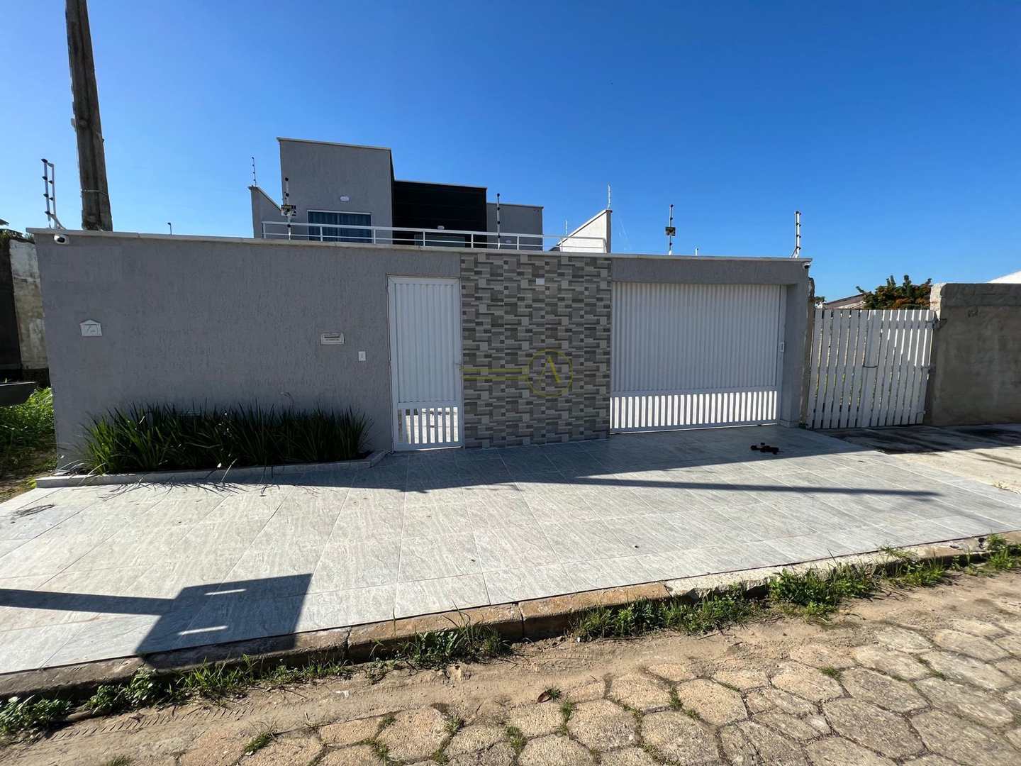 Sobrado à venda com 4 quartos, 232m² - Foto 1