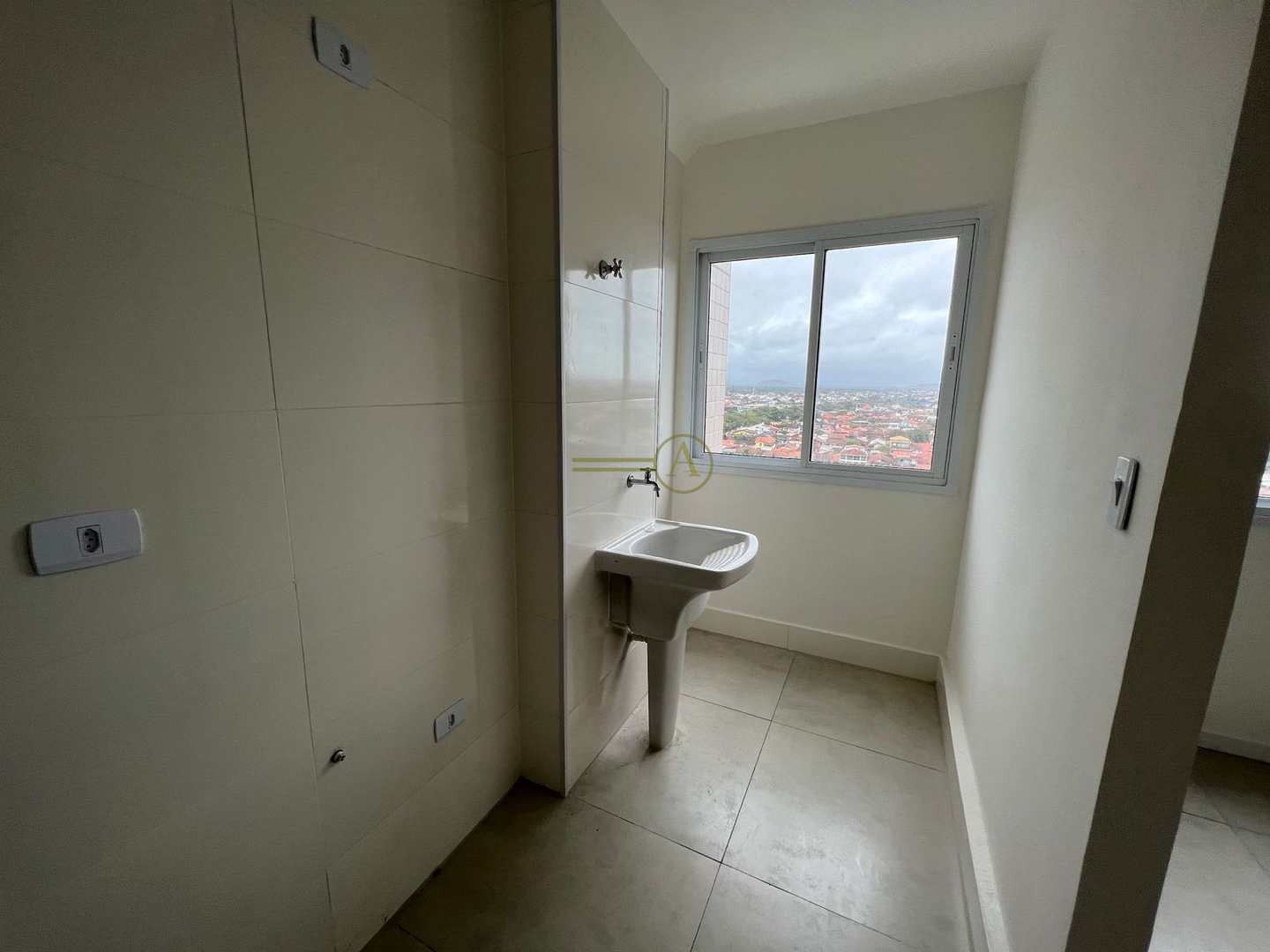 Apartamento à venda com 2 quartos, 79m² - Foto 3