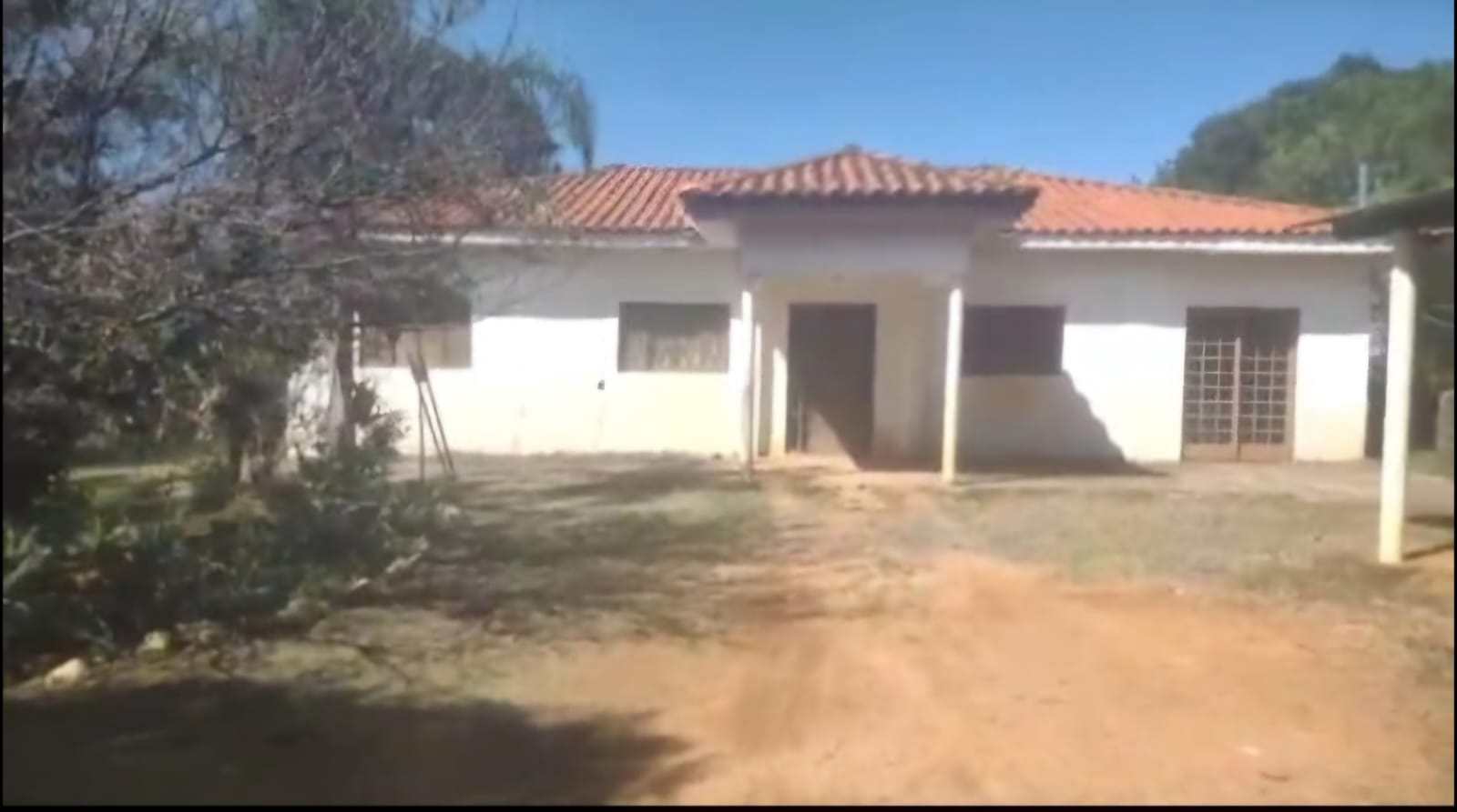 Chácara para alugar com 3 quartos, 4200m² - Foto 1