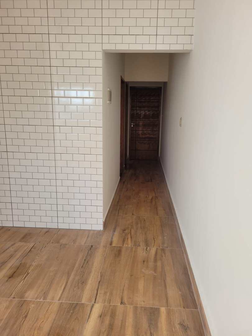Casa à venda com 2 quartos, 300m² - Foto 3