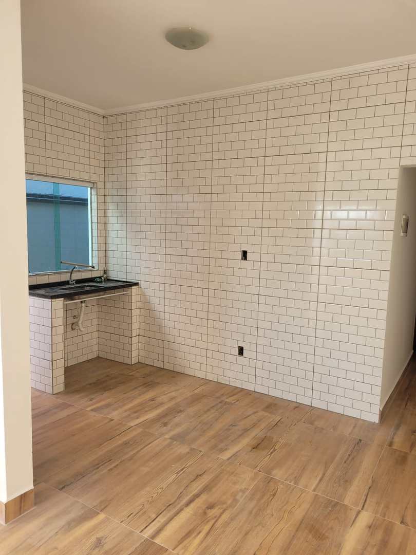 Casa à venda com 2 quartos, 300m² - Foto 4
