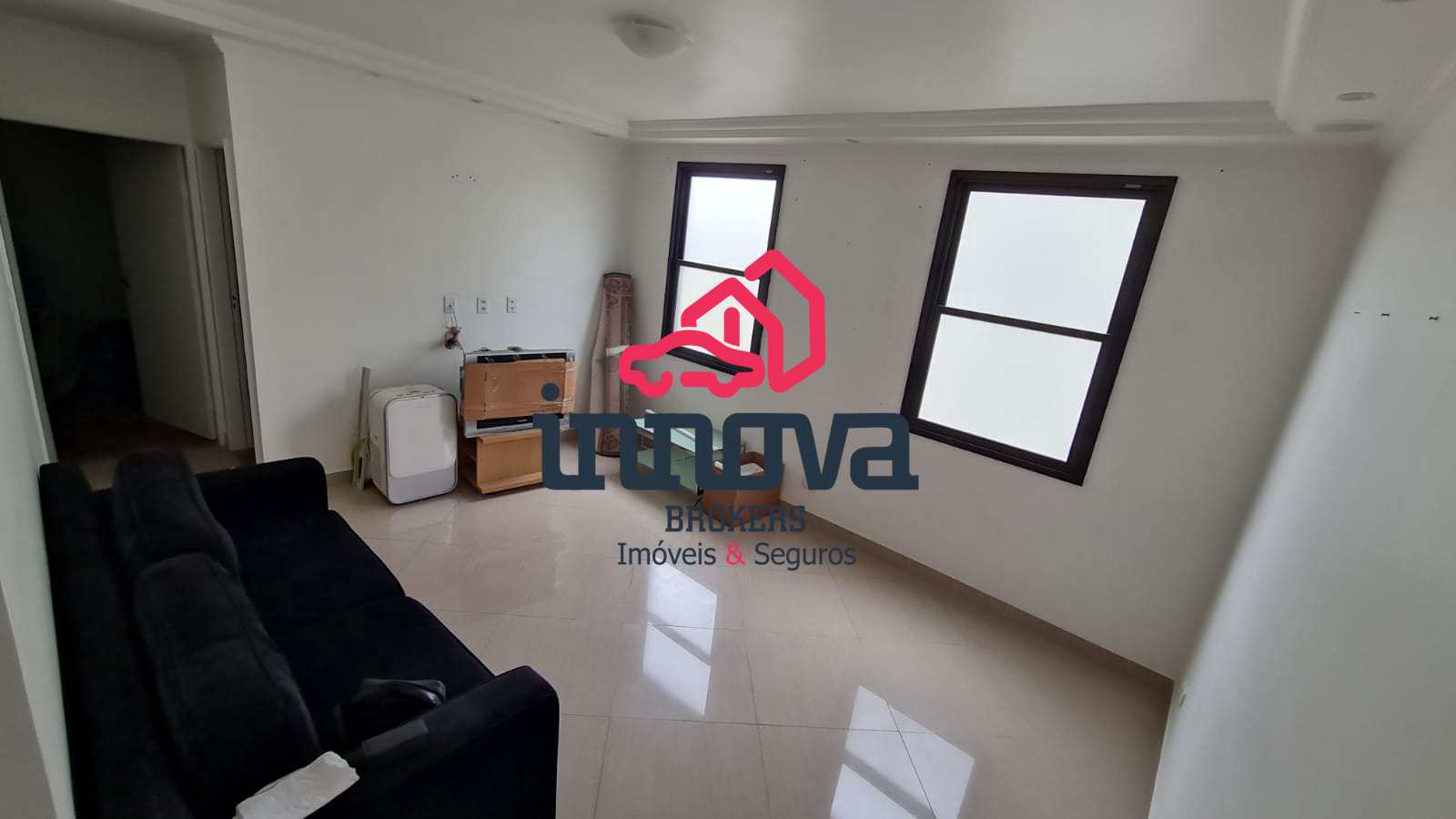 Apartamento à venda com 2 quartos, 70m² - Foto 3