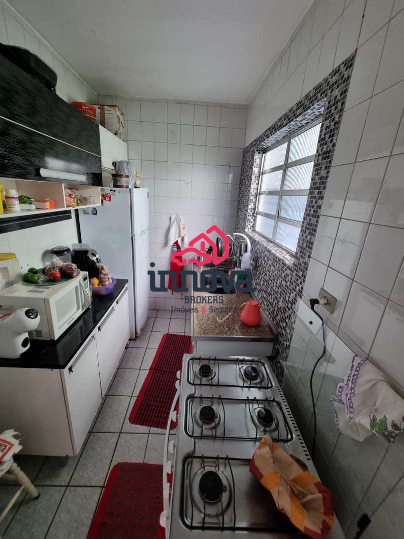 Casa à venda com 3 quartos, 248m² - Foto 2