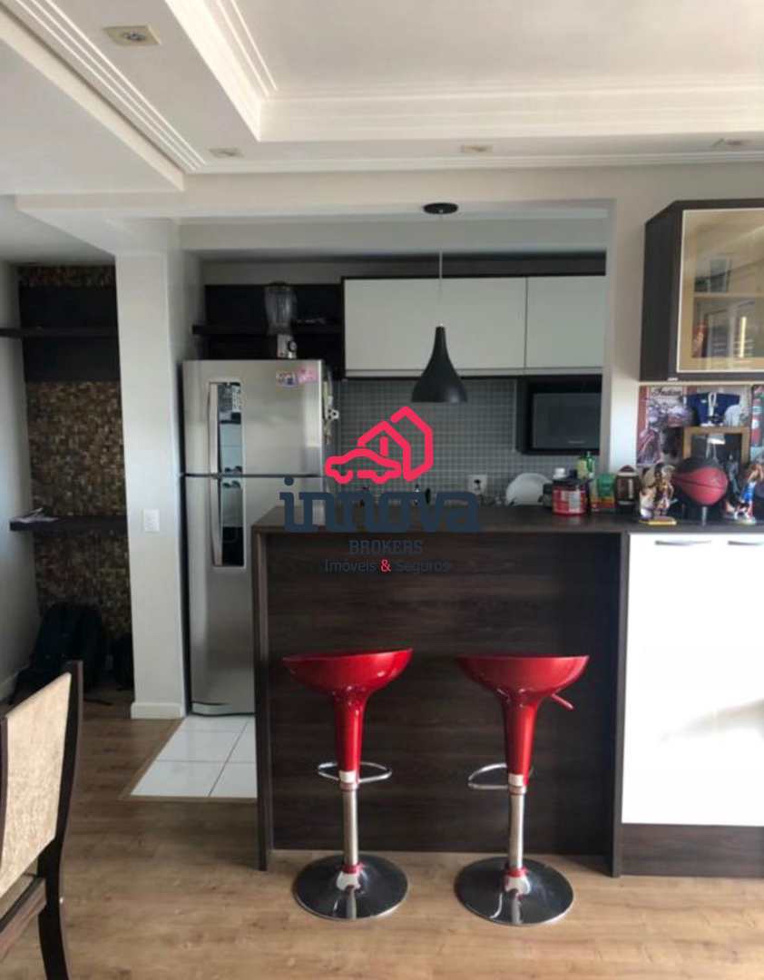 Apartamento à venda com 2 quartos, 70m² - Foto 3