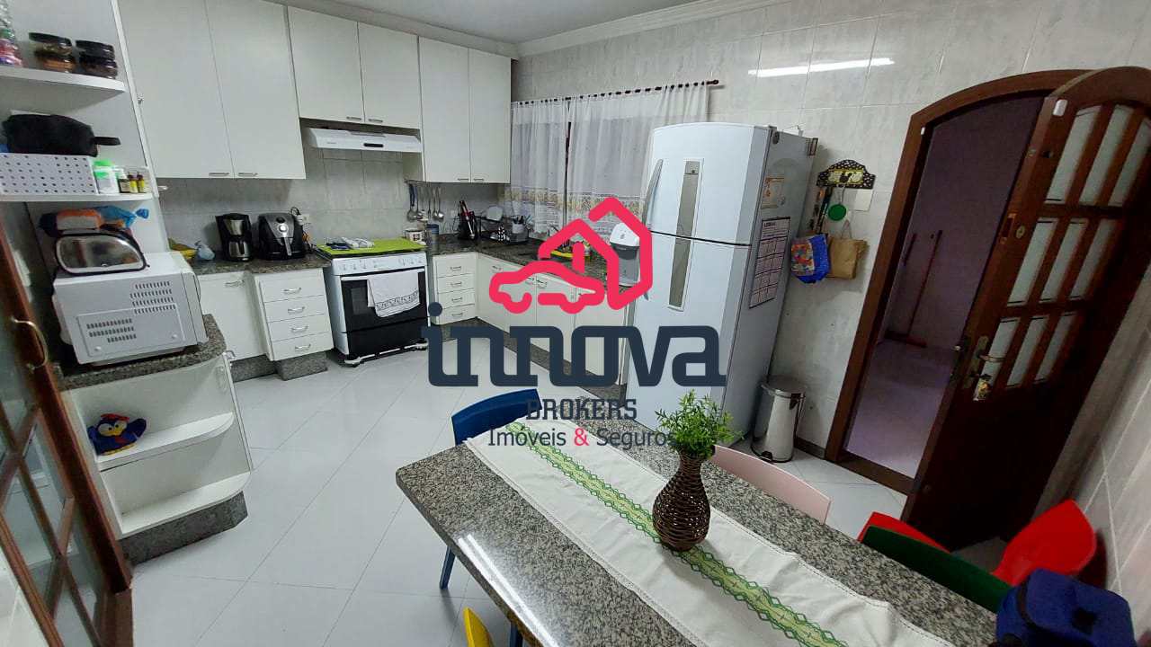 Casa à venda com 3 quartos, 218m² - Foto 38