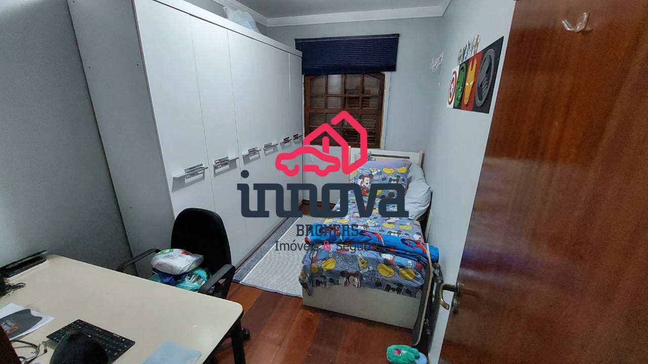 Casa à venda com 3 quartos, 218m² - Foto 20