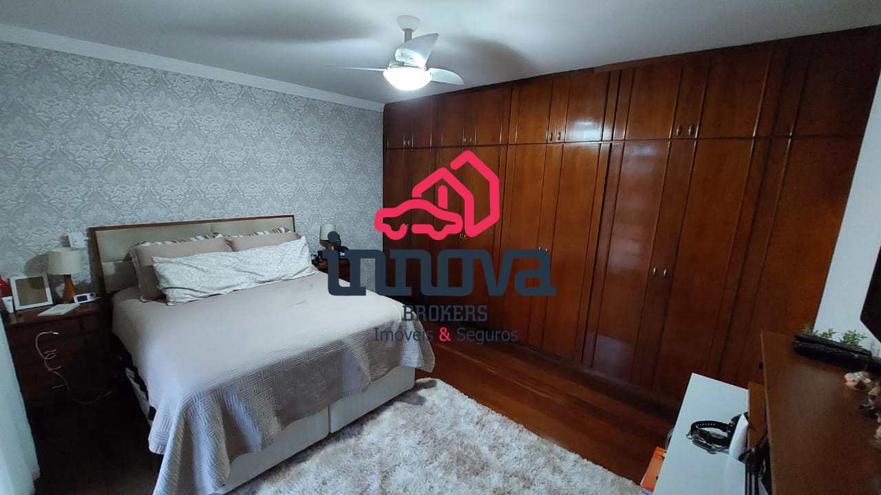 Casa à venda com 3 quartos, 218m² - Foto 15