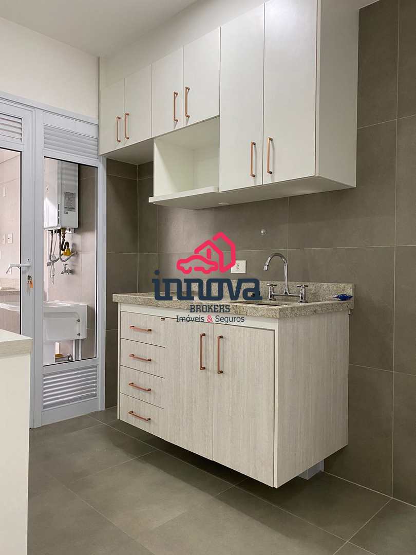 Apartamento à venda com 2 quartos, 67m² - Foto 3