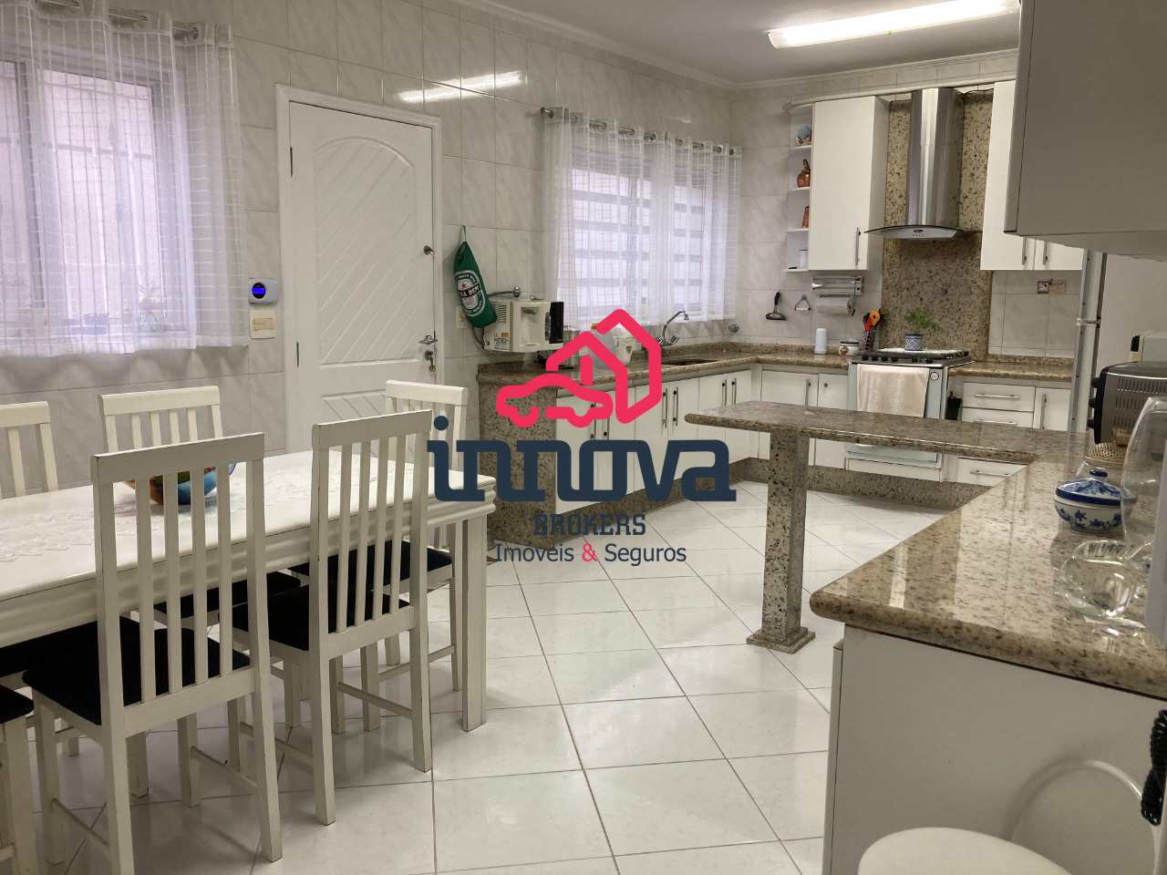 Casa à venda com 3 quartos, 309m² - Foto 14