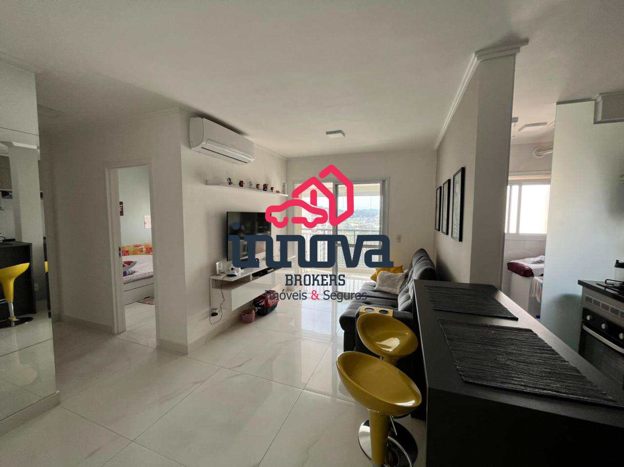 Apartamento à venda com 2 quartos, 68m² - Foto 1