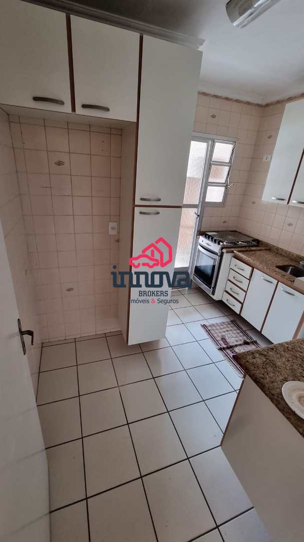 Apartamento para alugar com 2 quartos, 64m² - Foto 11