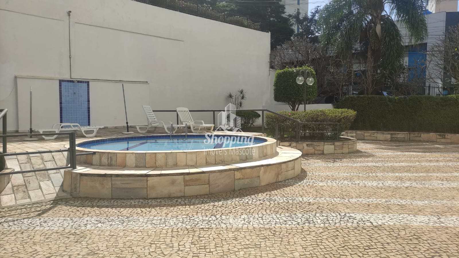 Apartamento à venda com 2 quartos, 55m² - Foto 17