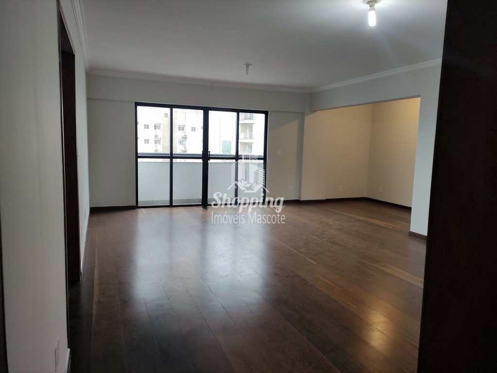 Apartamento à venda com 3 quartos, 150m² - Foto 4