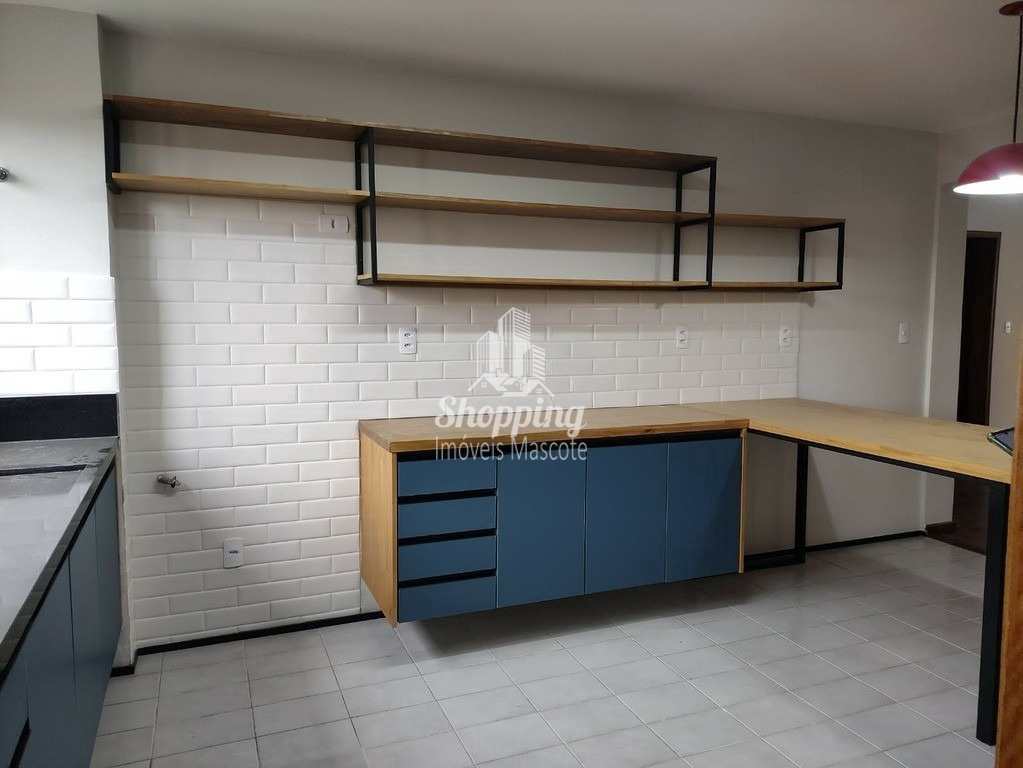 Apartamento à venda com 3 quartos, 150m² - Foto 3