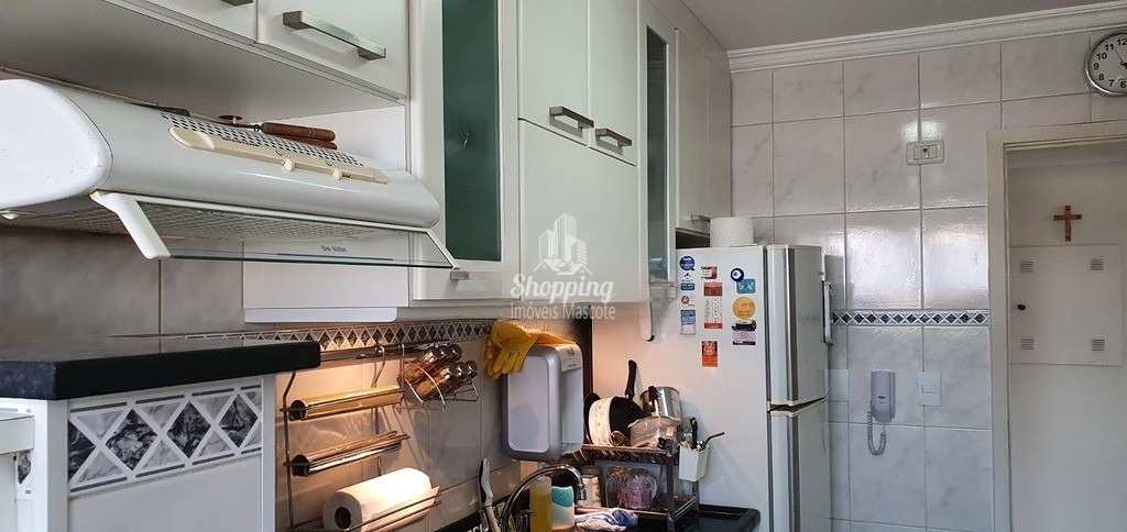 Apartamento à venda com 2 quartos, 70m² - Foto 9