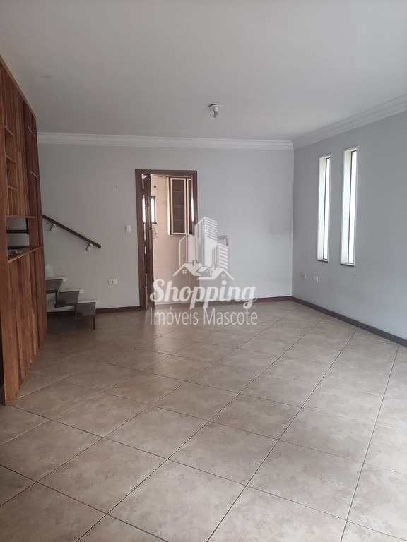 Sobrado à venda com 3 quartos, 207m² - Foto 1