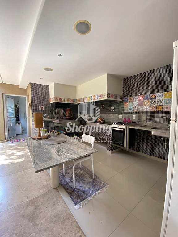 Casa à venda e aluguel com 3 quartos, 500m² - Foto 9