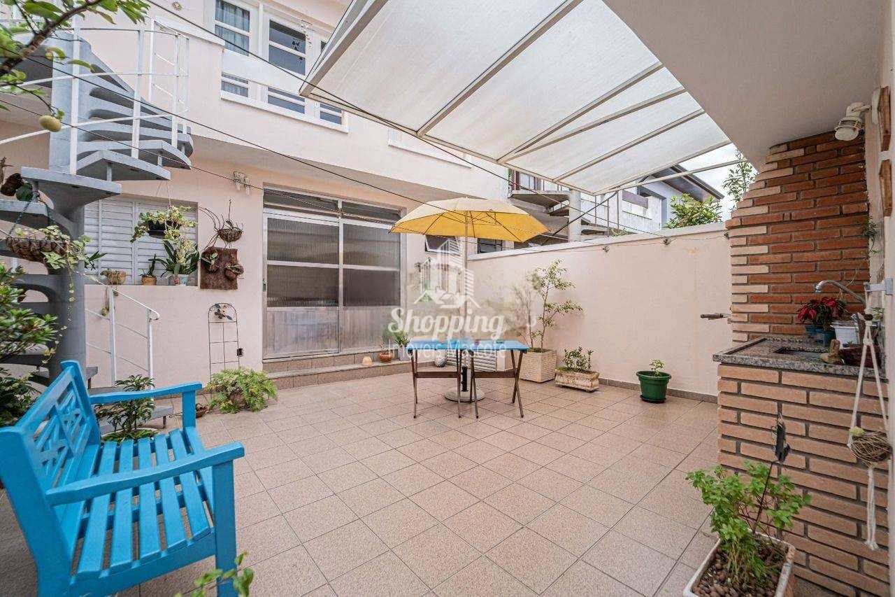 Casa à venda com 3 quartos, 220m² - Foto 8